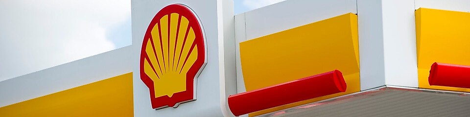 Shell service station showing Shell Pecten,Farnborough Retail 2011